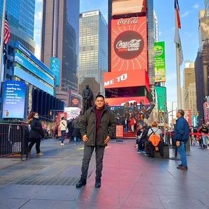 Meet your Posher, Manu